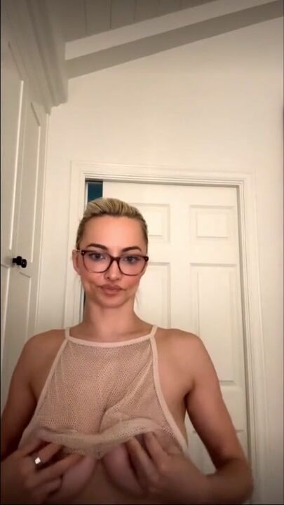 Lindsey Pelas Live March 2024 Showing Bare Nipples
