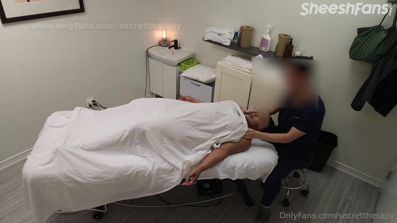 Terapia segreta Jessic Una ragazza forte e rumorosa scopata solo dai fan del porno