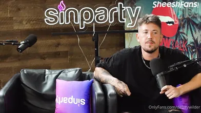 Dainty Wilder Xxx Rated Pillow Talk Podcast Squirting Pussy Leak