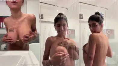Mia Khalifa Playing Her Big Nude Tits Playing Leaked Onlyfans Video