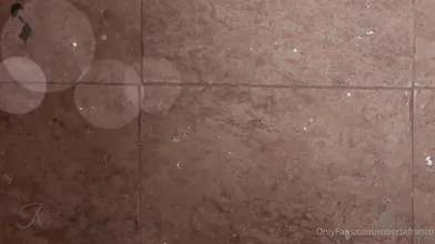 Roberta Franco Masturbates In The Bath