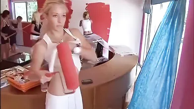 Kendra Wilkinson Paints Her Breasts