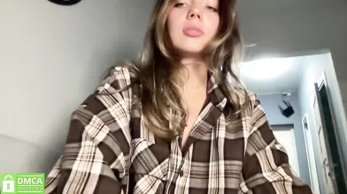 Angel From Sky Spreads Leg Open Wide