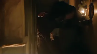 Florence Pugh Has Sex While Standing Up