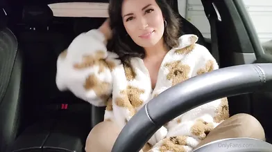 Alinity Strips And Exposes Tits In The Car