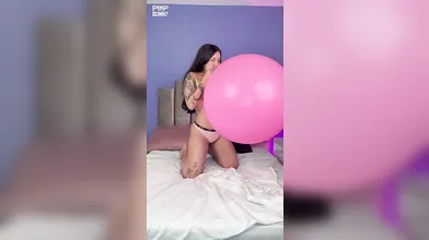 Topless Vero Roller Blows And Bounces On A Balloon