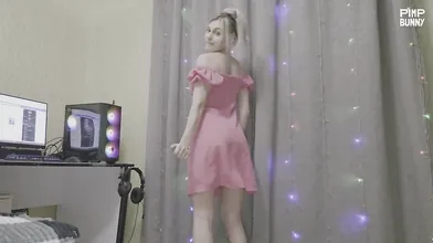 Cute Blondy Dances And Strips To Expose Sex Body