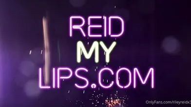 Horny Riley Reid Fingers Both Her Holes
