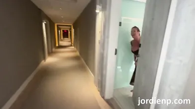 Alexis Fawx's Pussy Gets Stretched By JordiENP