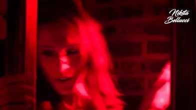 Nikita Bellucci - Sextape dans un Club Échangiste avec Axel Reed
