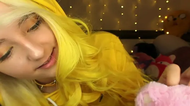 AftynRose ASMR Bananya Kittycat eating Bananas August Video