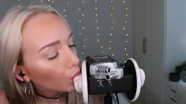 GwenGwiz ASMR Ear Licking and Sucking