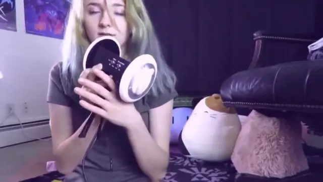 AftynRose ASMR Blonde Kisses And Licking