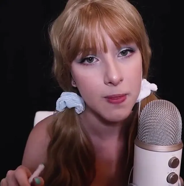 Diddly ASMR Santa’s Little Slut Video