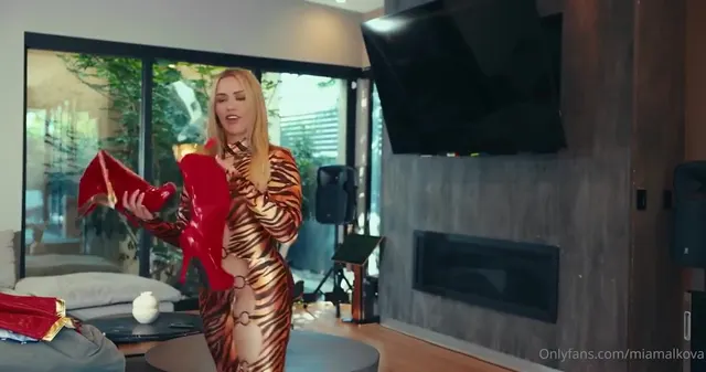 Mia Malkova OF Nude Halloween Try On Haul Video Leaked