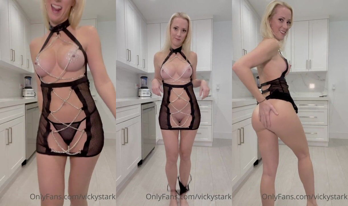Vicky Stark PPV Dominatrix Costume Video Leaked