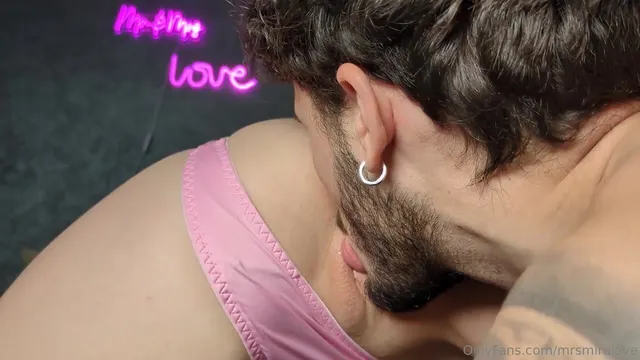 Mrsmiralove Gets Her Perfect Pussy Eaten