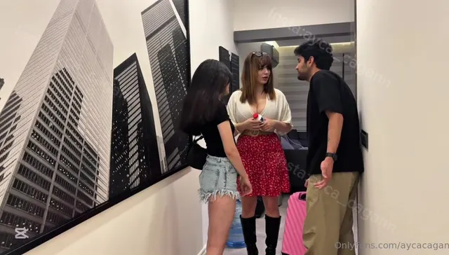 Zeynep Cagis Gives Blowjob Secretly From Acnoctem