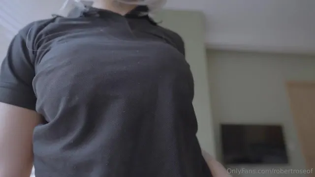 Barista LilMilk69 Plays With Cream During Sex