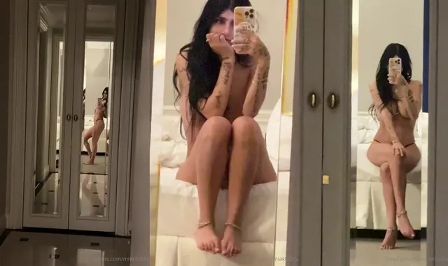 Mia Khalifa Naked Mirror Selfie Onlyfans Video Leaked