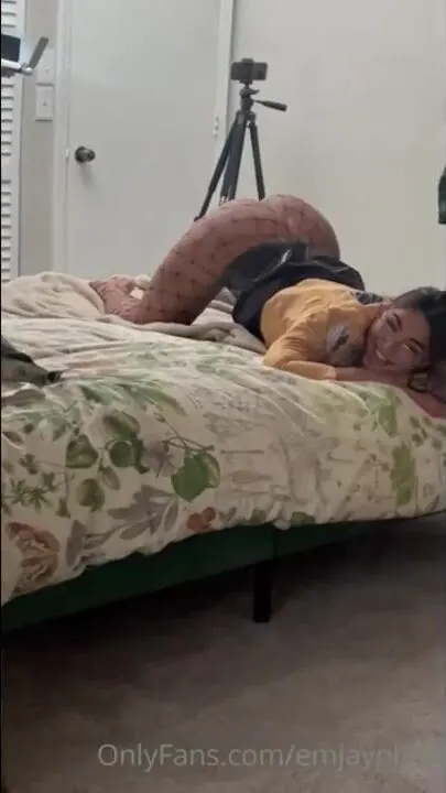 Emily Rinaudo Attack On Titan Cosplay Fuck Video Leaked