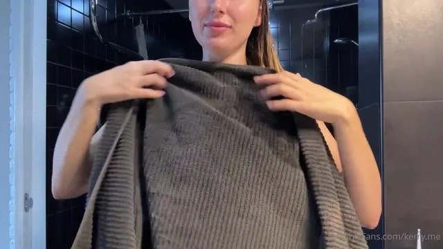 Kerry.Me Films Her Wet Shower Session
