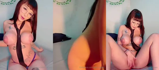 Yumi Muniz Gives Her Wet Pussy A Rub