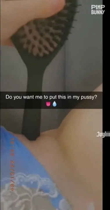 Stepbro Gives Joyliii a Creampie After She Seduces Him