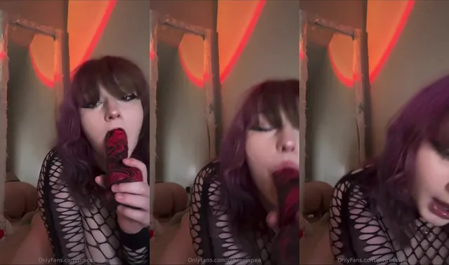 PrncesssPea Sucks Dildo with Ass Exposed