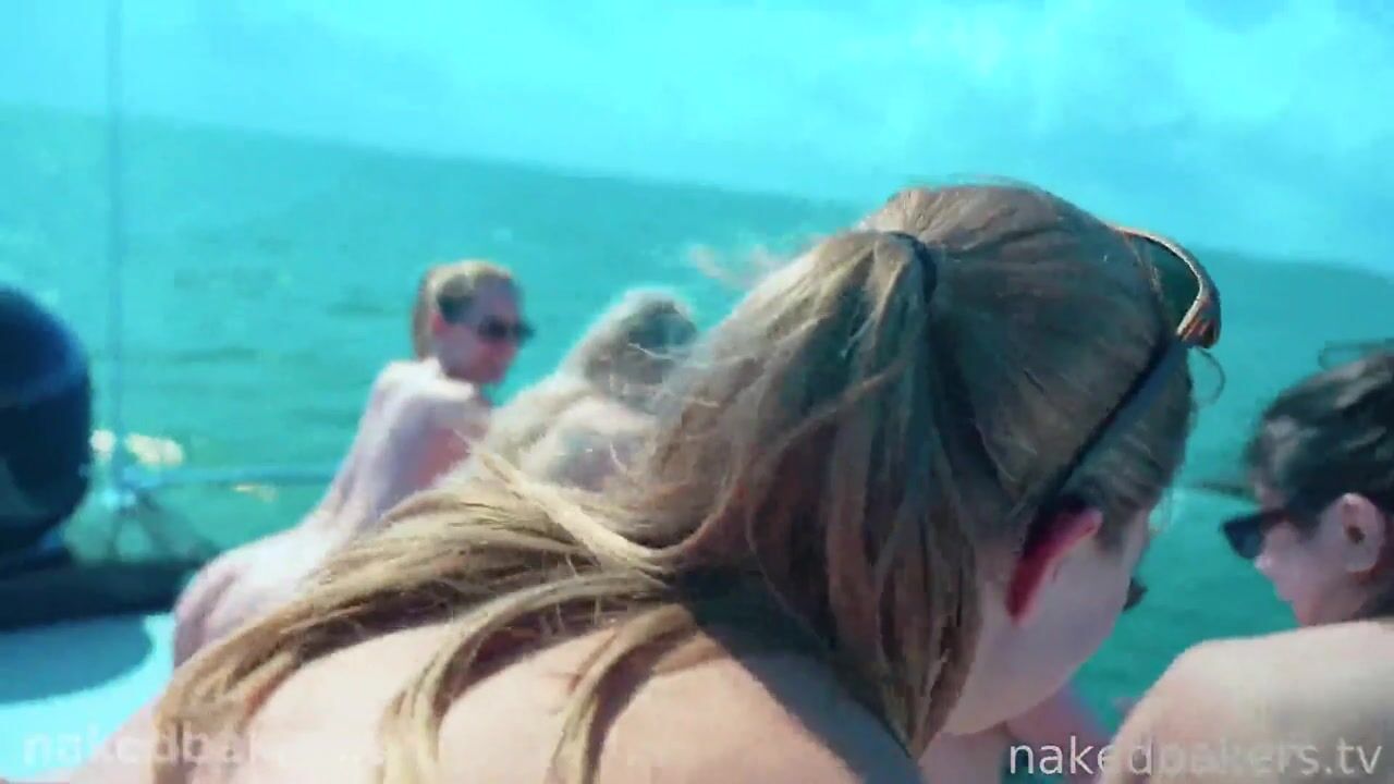Lesbian Babes Eat Pussy on Yacht with Naughtytalulah