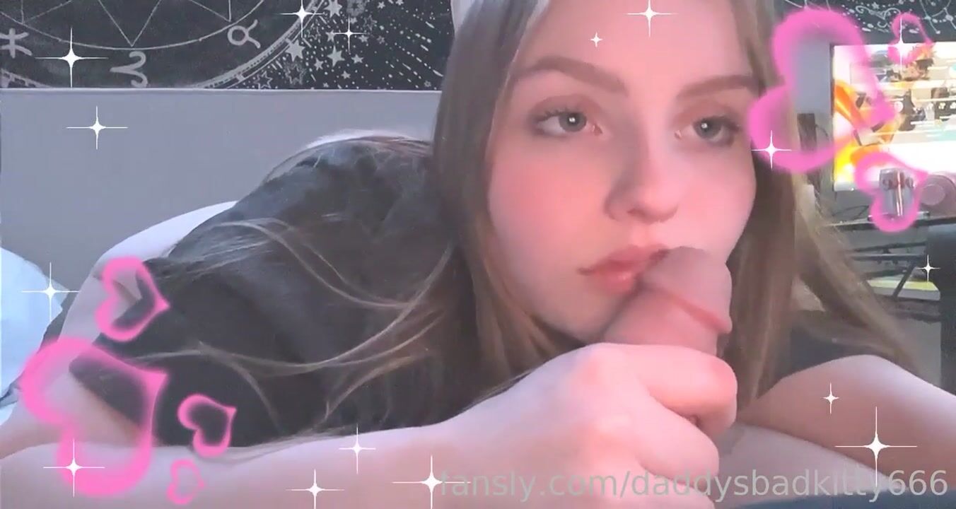 Daddysbadkitty666's Steamy Blowjob on the Bed