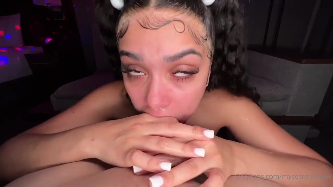 Aaliyahhadid's Red Lingerie Sex and Blowjob Session
