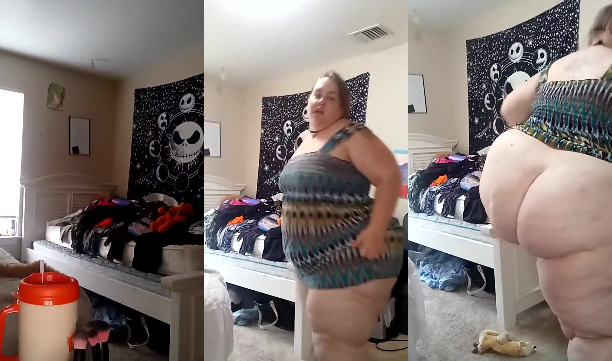 BBW4Red20 Shakes Her Ass on Live Stream