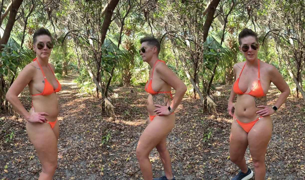 Busty Wanderingrvbabe's Naked Hiking Adventure