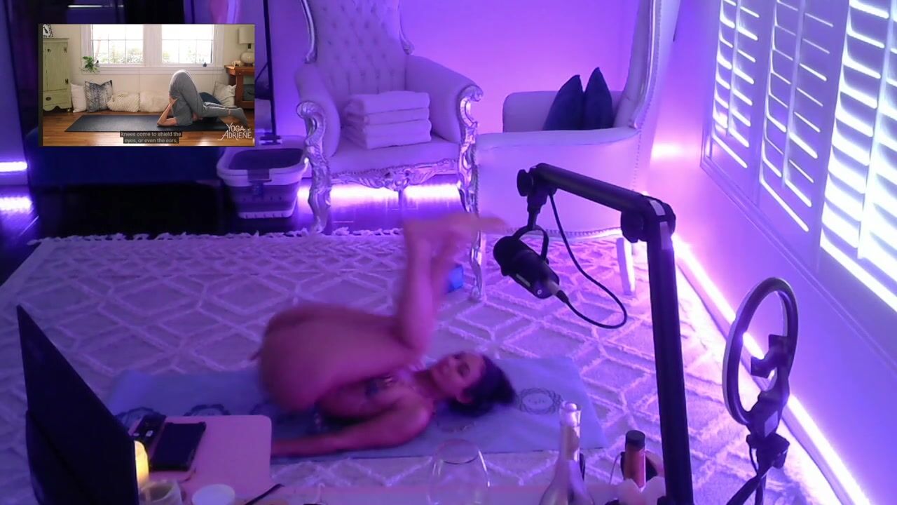 Himynamestee's Live Stream: Stretching Session