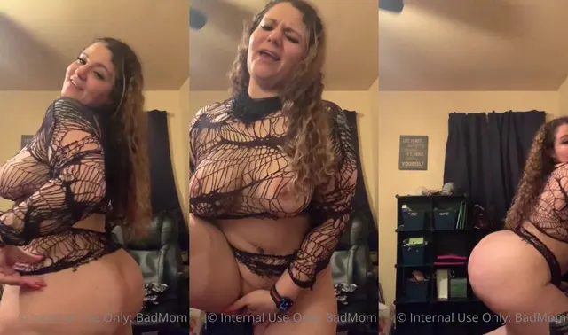Badmominrealestate2.0 Reveals Tits and Slit Up Close