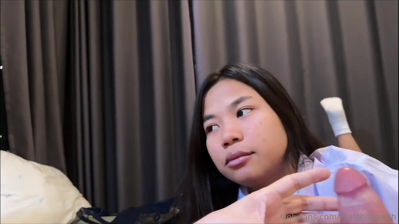 Thai Star Thaiandfrench Fills Her Mouth and Pussy