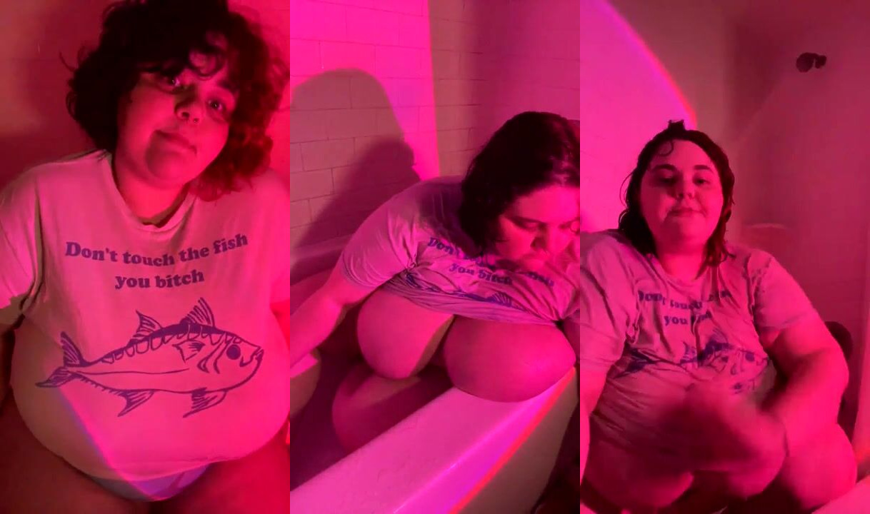 Yoursiren1's Bath Time Stream as a Camgirl