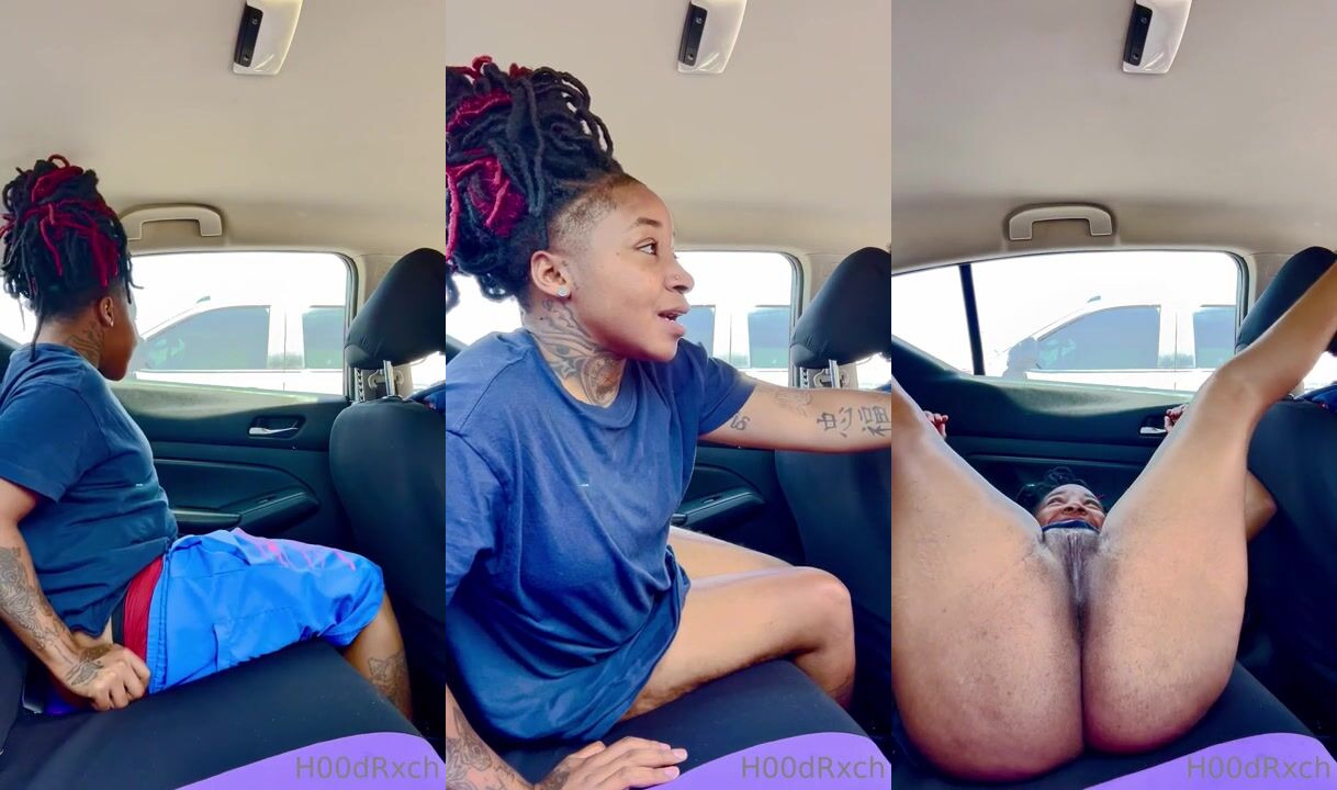 Saint2Raw Flashes Her Pussy in the Car