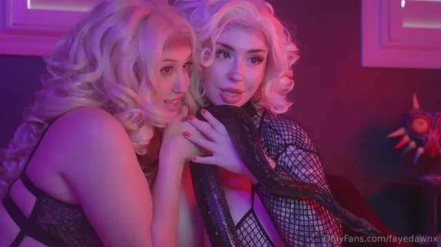 Fayedawnx and Friend Share Dick Together