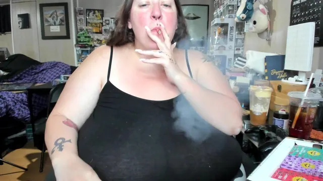 Winkingdaisys Flaunts Her Enormous Jugs