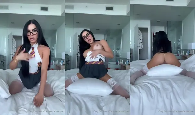 Desireedesirexoxo's Hogwarts Cosplay Solo Masturbation