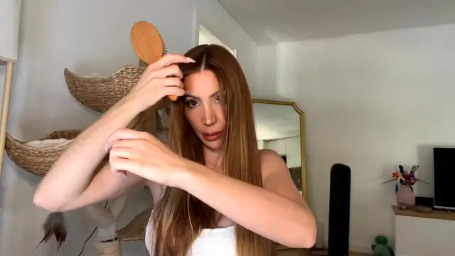 Watch Goddess Venus' Live GRWM Session in HD