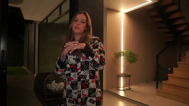 Kim Tylor's Late Night Live Tease