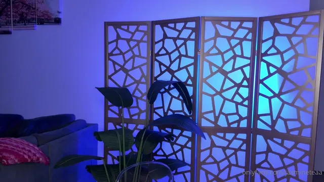 Jasmine Teaa's Masturbation in Nico Robin Cosplay