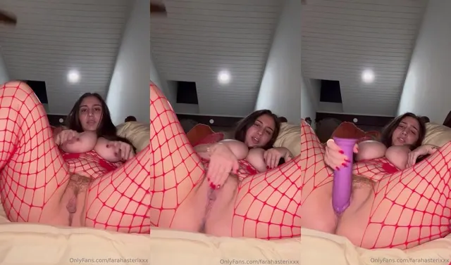 Farah Asteri: Fingering in Red Fishnets Session