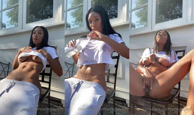 Zoeyjaymfc Fingers Outdoors in the Sun