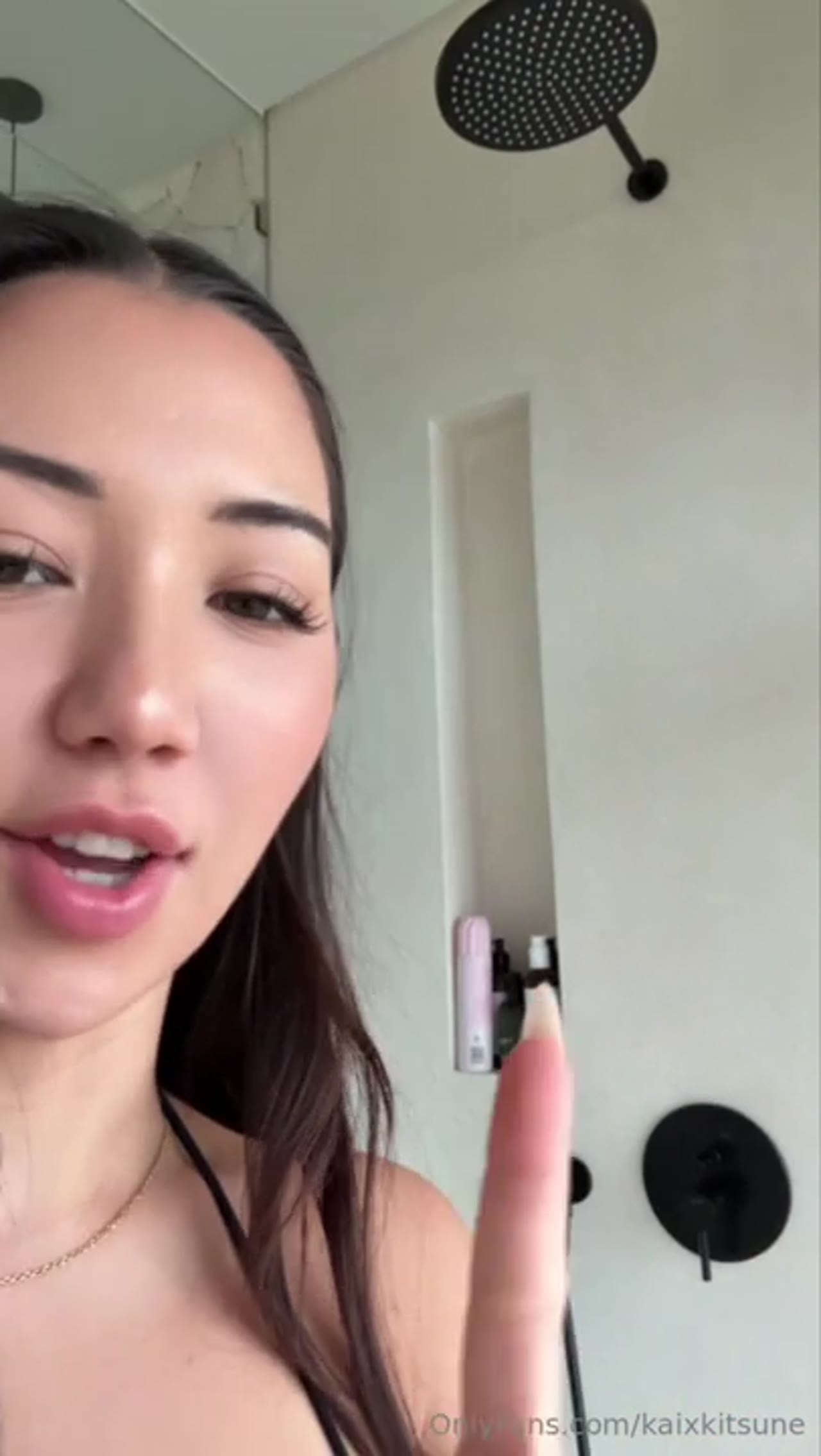 Kaia Kitsune Rubs Her Pussy In The Shower