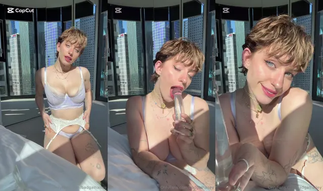 BadGalHailey.Free Teases And Sucks Her Glass Dildo