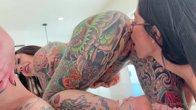 女同性恋朋友互相取悦